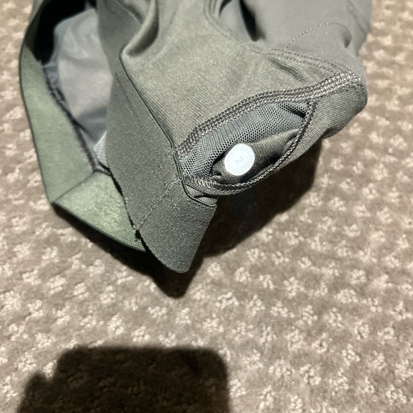 Lululemon cropped sports top - Picture 3 of 3